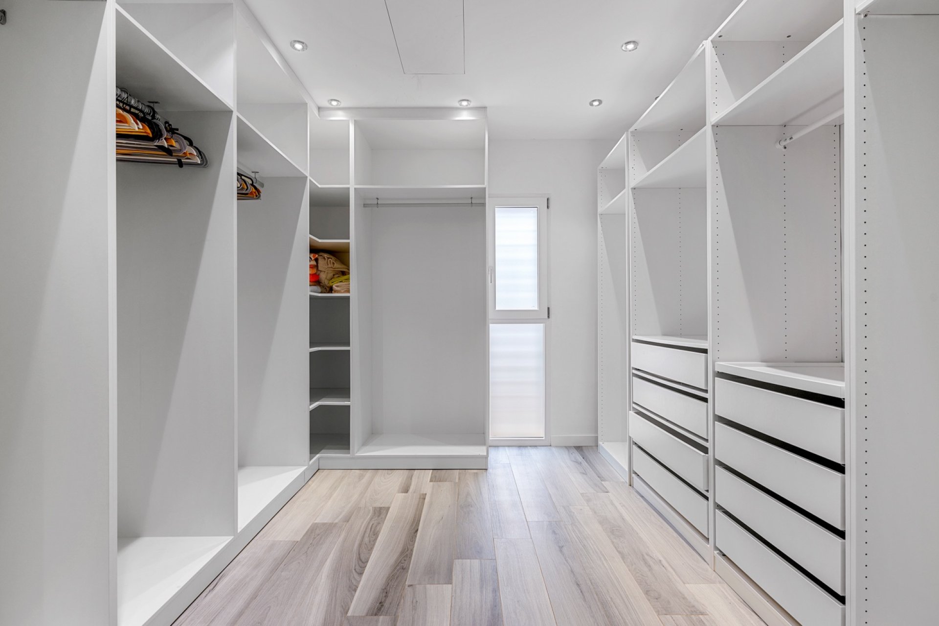 Moderne villa met privézwembad, uitzicht & luxe afwerking in Algorfa, Alicante