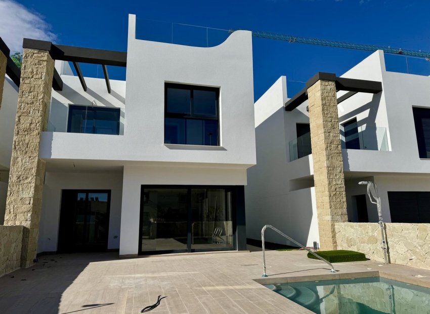 Moderno apartamento con piscina privada en Pilar de la Horadada