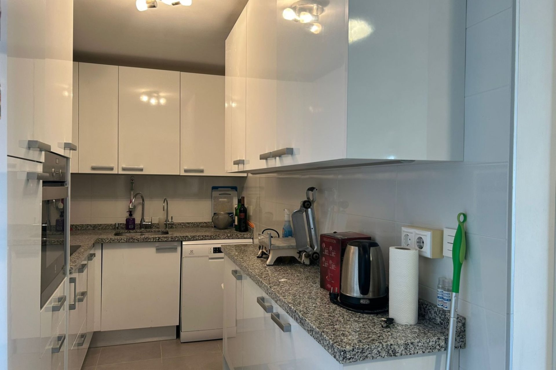 Moderno Apartamento con Terraza en Venta en Villacosta, Orihuela Costa