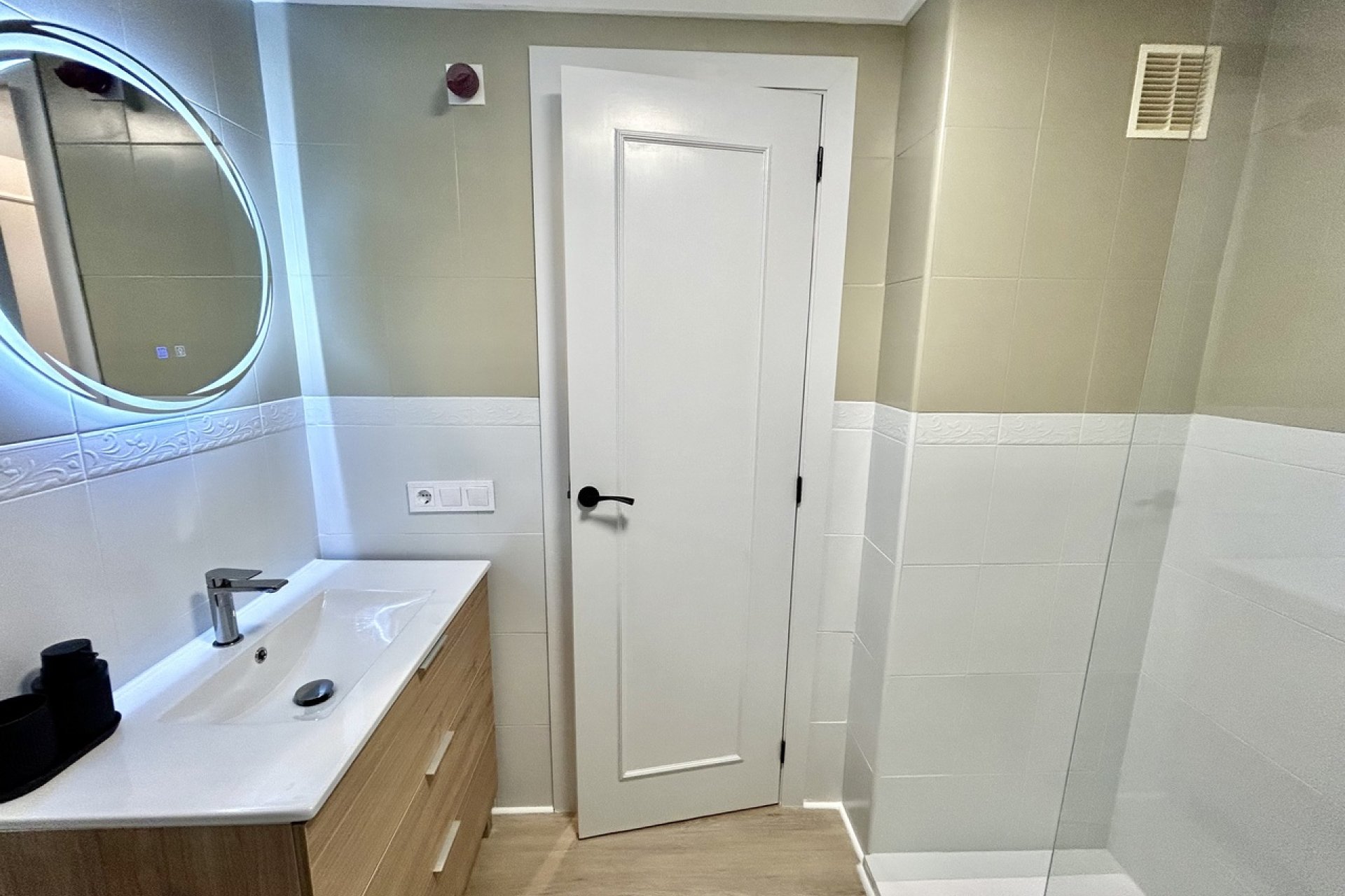 Moderno apartamento de 1 dormitorio en el centro de Torrevieja