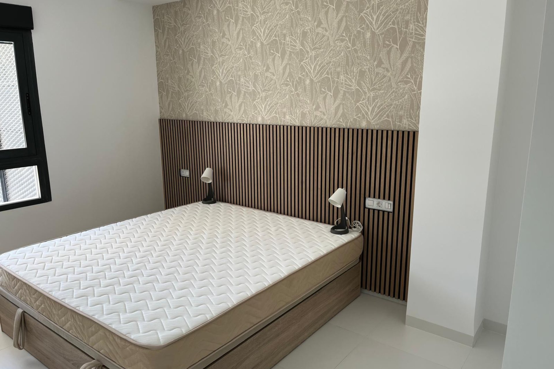 Moderno apartamento en planta baja con jardín y piscina en San Miguel de Salinas