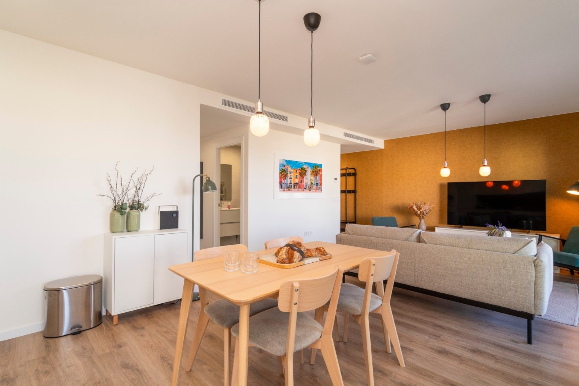 Moderno apartamento en planta baja en Finestrat con terraza, 2 dormitorios y piscina