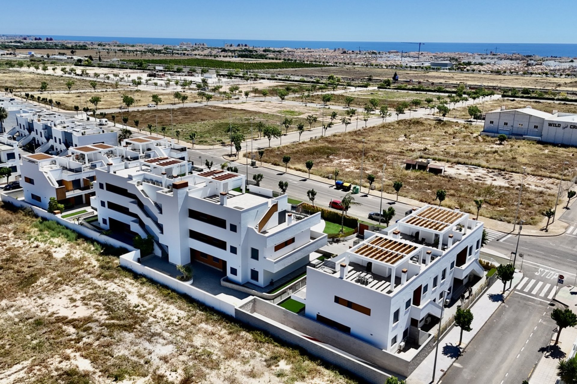 Moderno piso esquinero con vistas al mar en Pilar de la Horadada