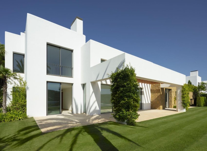 New Build - Villa -
Casares - Pedregales