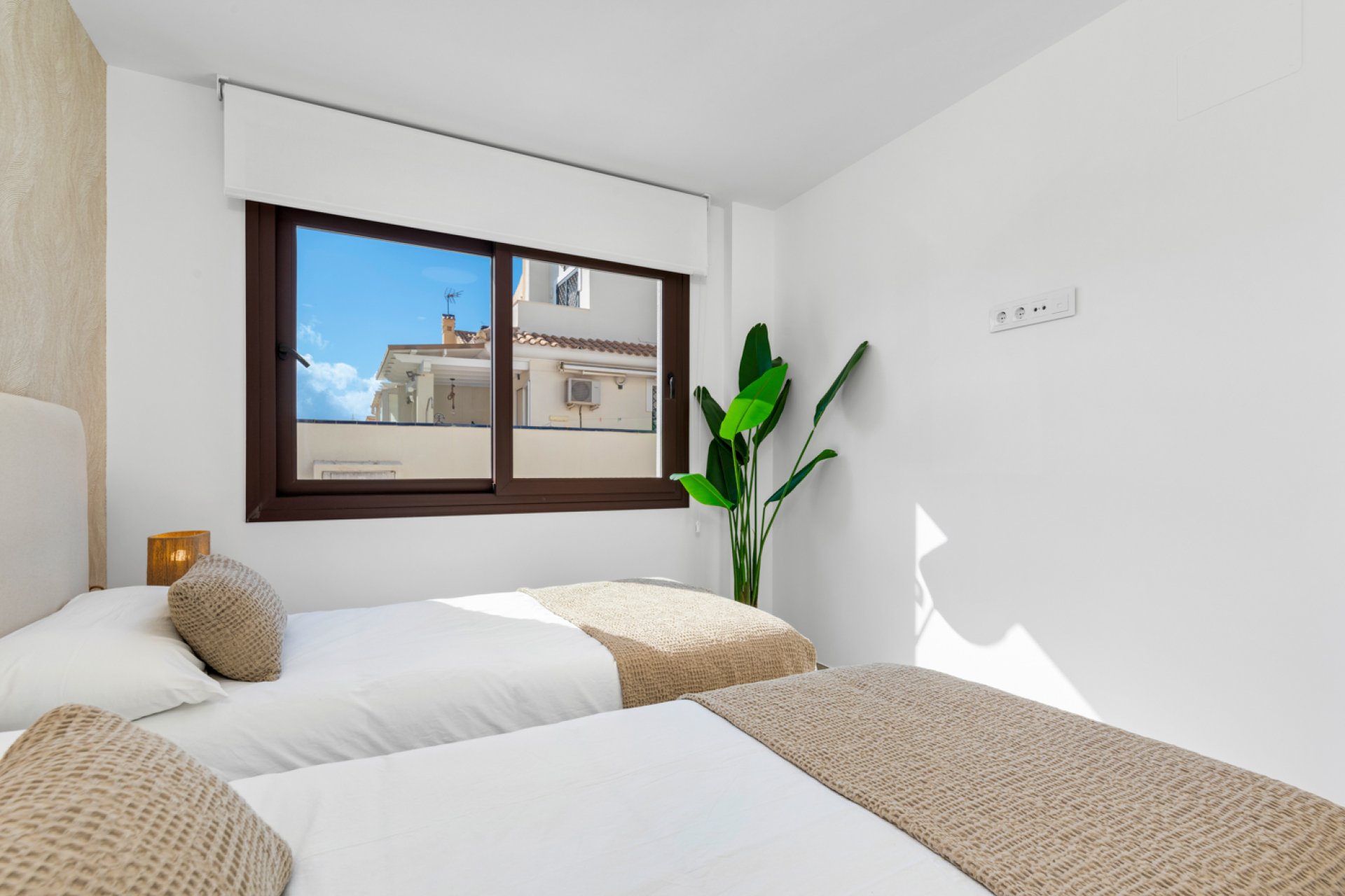 New Build - Villa -
Mil Palmeras