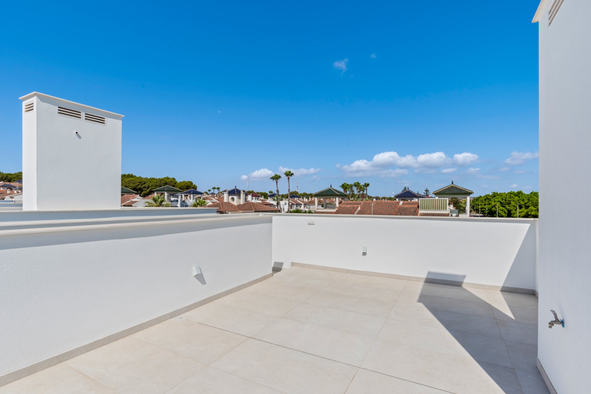 New Build - Villa -
Mil Palmeras