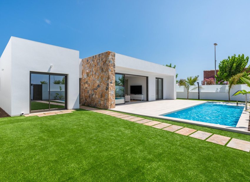 New Build Villas in Los Alcázares