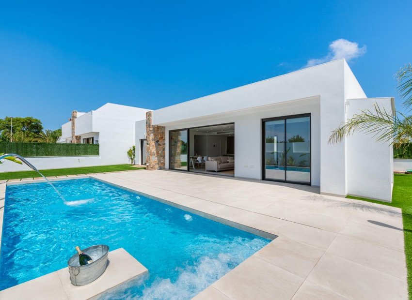 New Build Villas in Los Alcázares