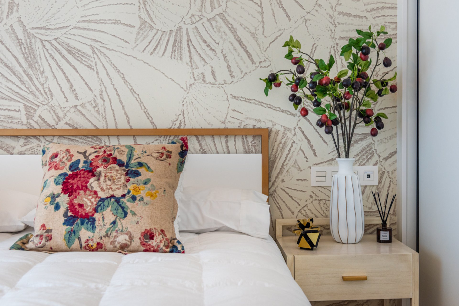 Newly built ground floor apartment in Benijófar with 4 bedrooms, swimming pool, and close to golf course