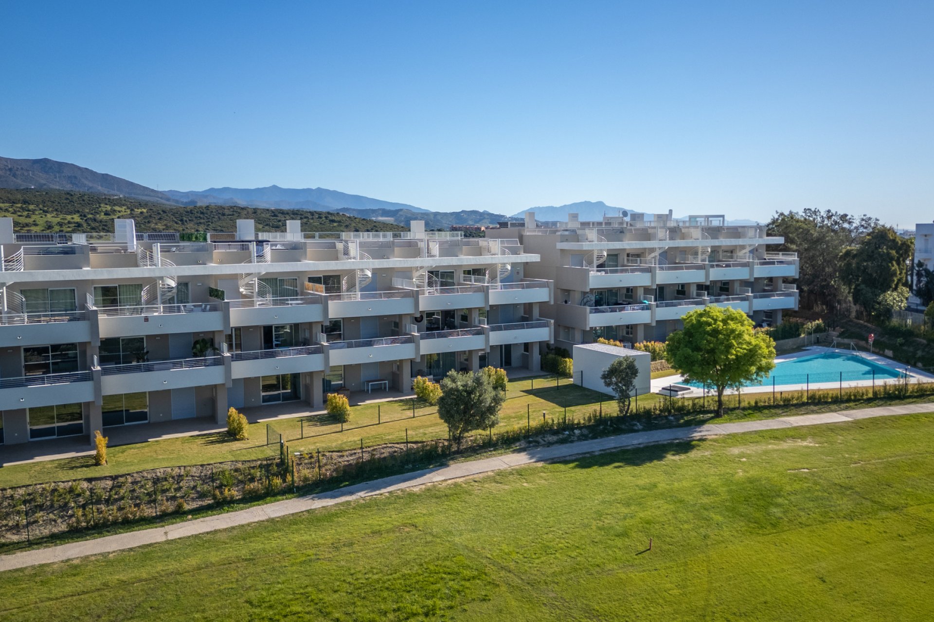 Obra nueva - Apartamento / piso -
Estepona