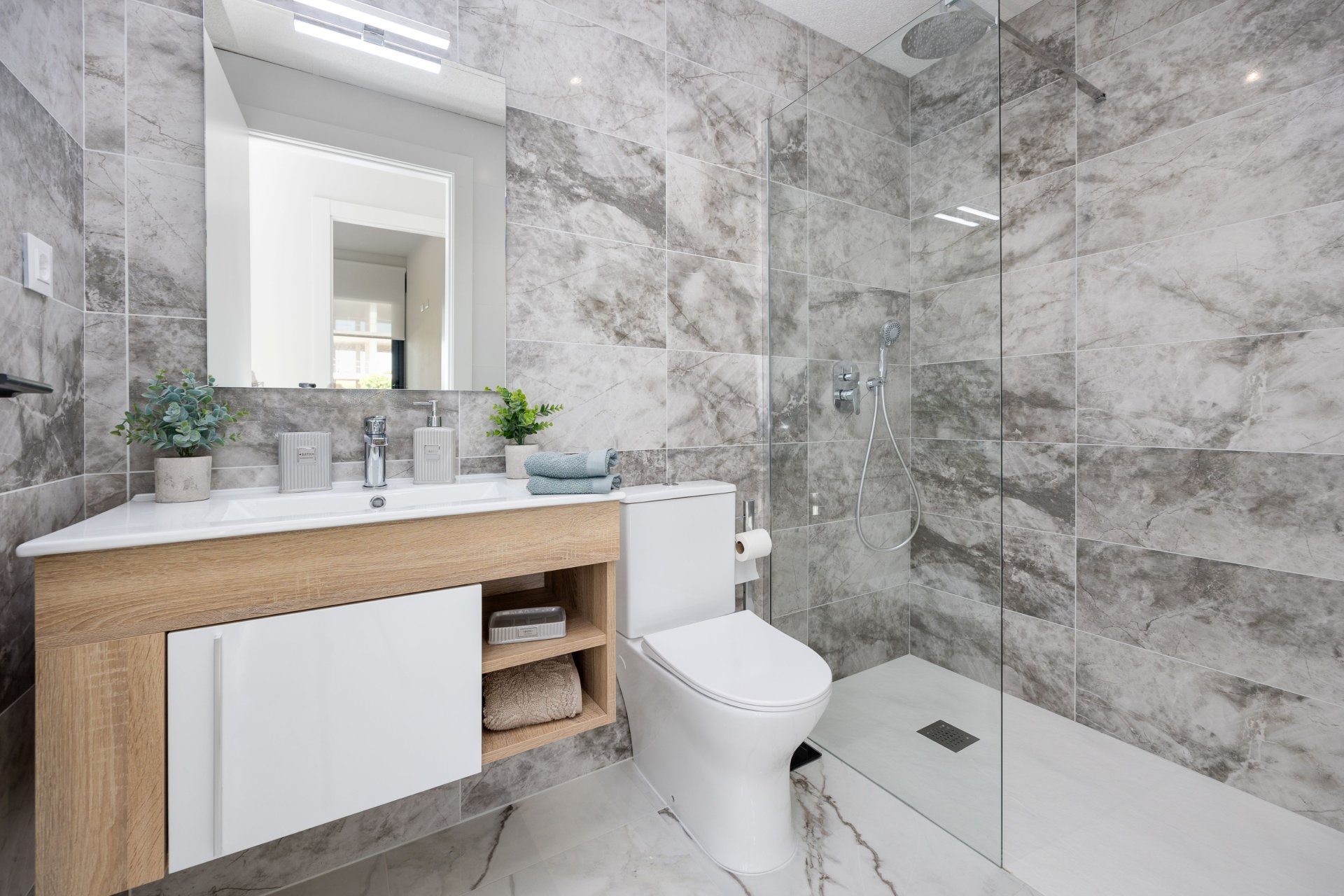 Obra nueva - Apartamento / piso -
San Miguel de Salinas