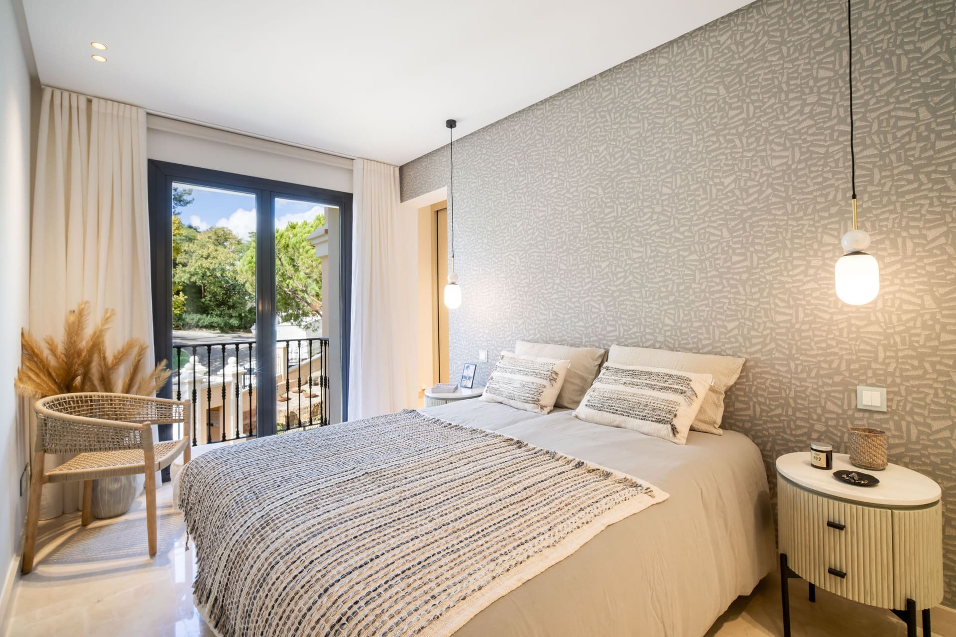 Obra nueva - Ático -
Benahavís