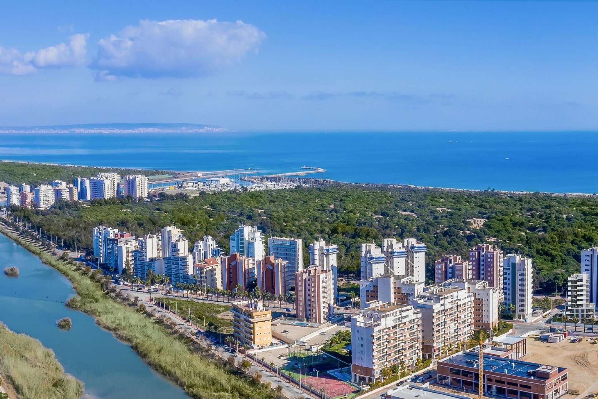 Obra nueva - Ático -
Guardamar del Segura - Puerto Deportivo