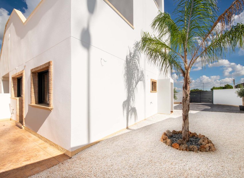 Obra nueva - Casa Adosada -
Cox