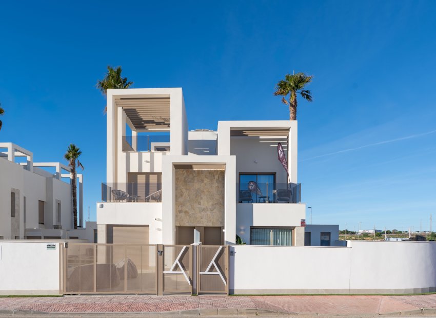Obra nueva - Casa Adosada -
Los Alcazares - Los Alcázares