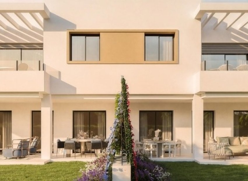 Obra nueva - Villa /Adosado -
Estepona