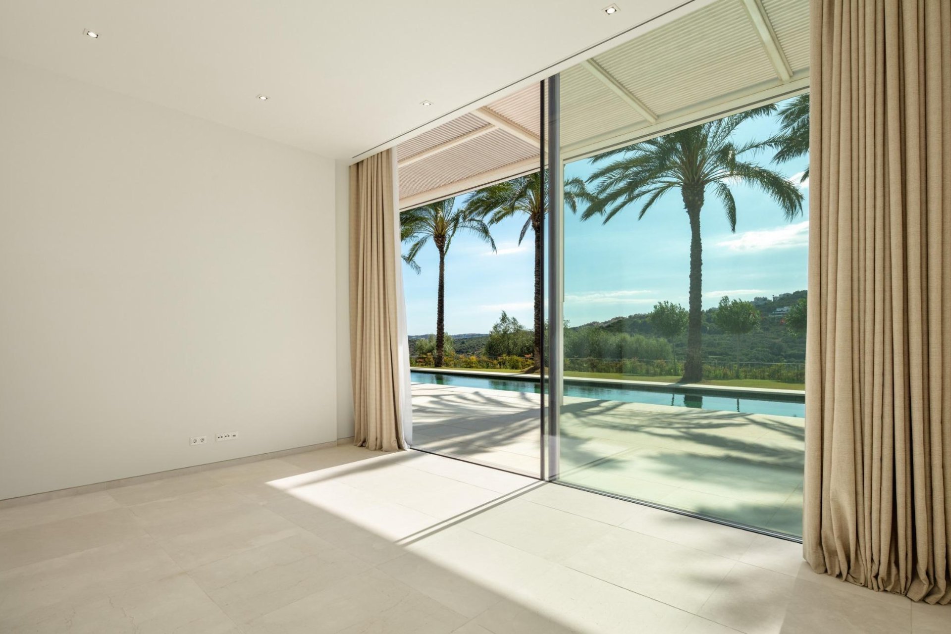 Obra nueva - Villa -
Casares - Pedregales