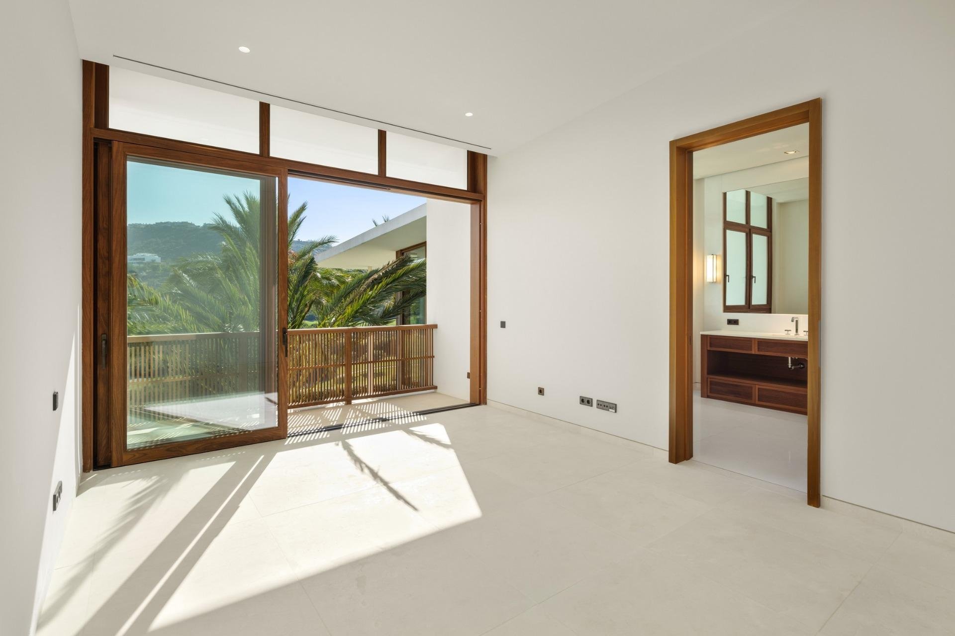 Obra nueva - Villa -
Casares - Pedregales