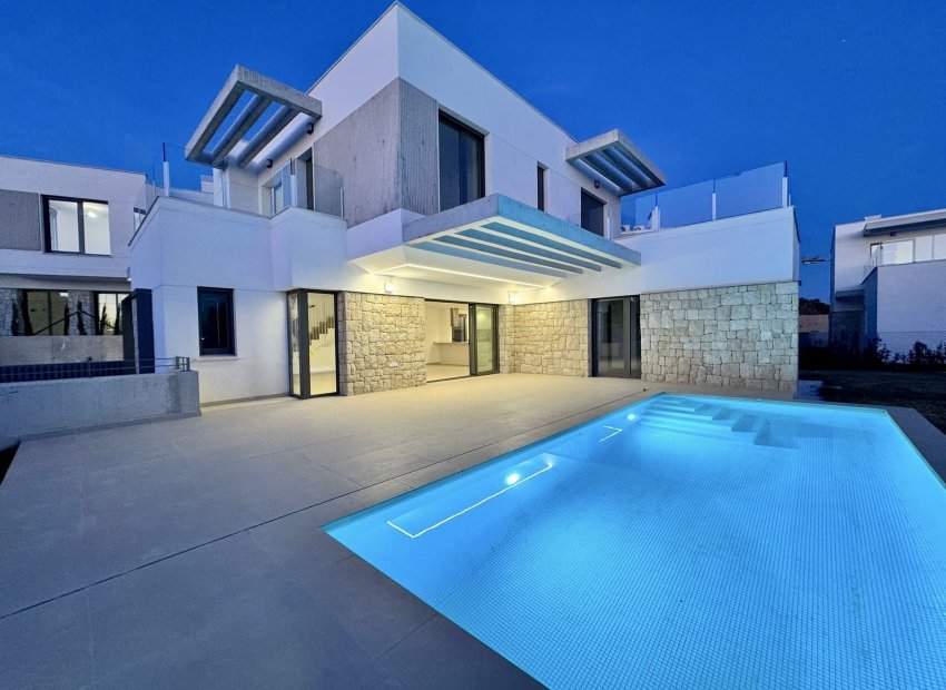 Obra nueva - Villa -
Finestrat