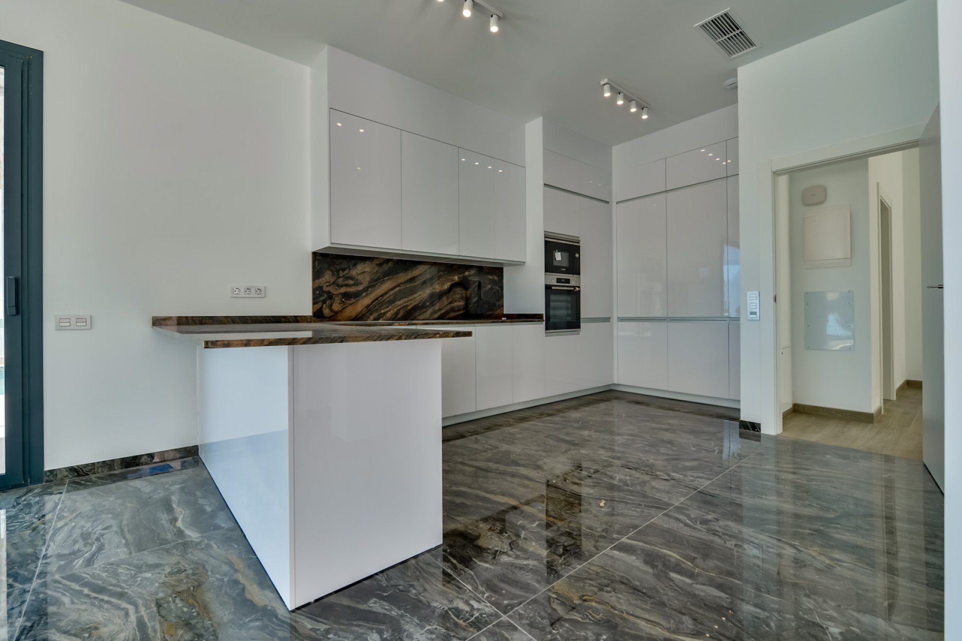 Obra nueva - Villa -
Finestrat