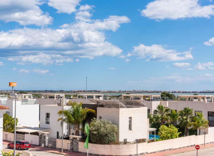 Obra nueva - Villa -
Los Montesinos