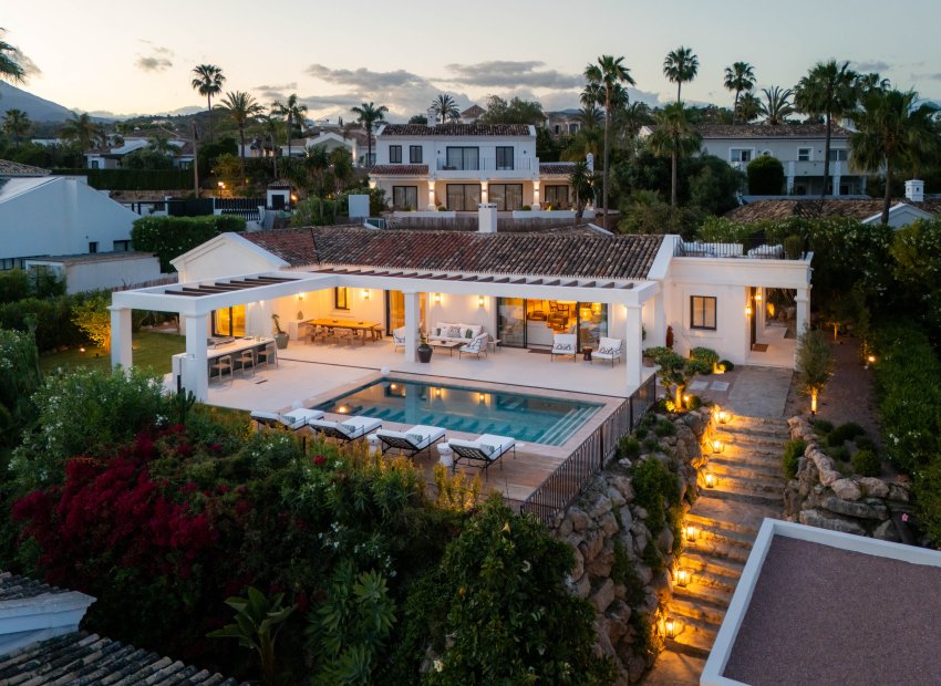 Obra nueva - Villa -
Marbella