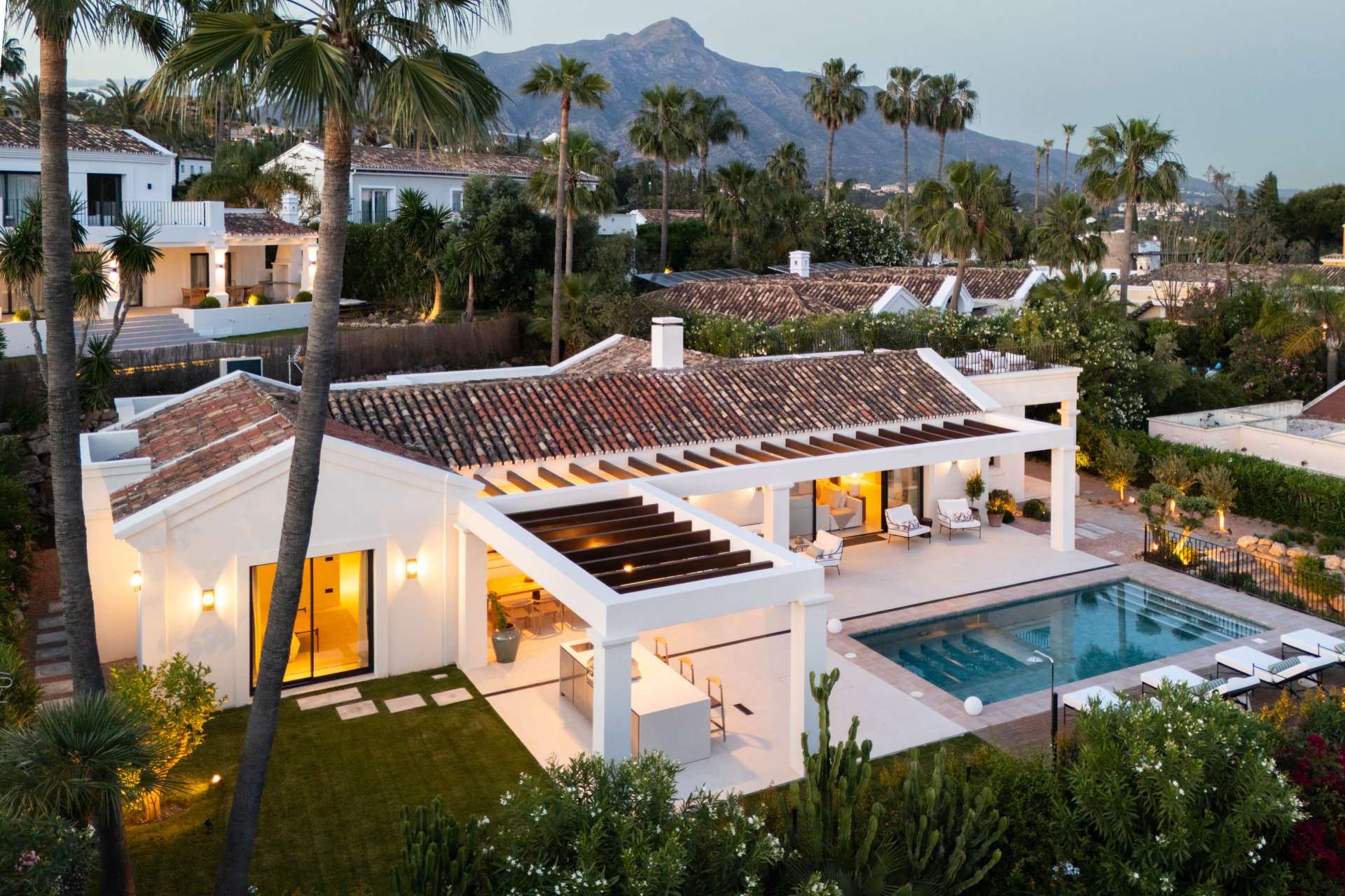 Obra nueva - Villa -
Marbella