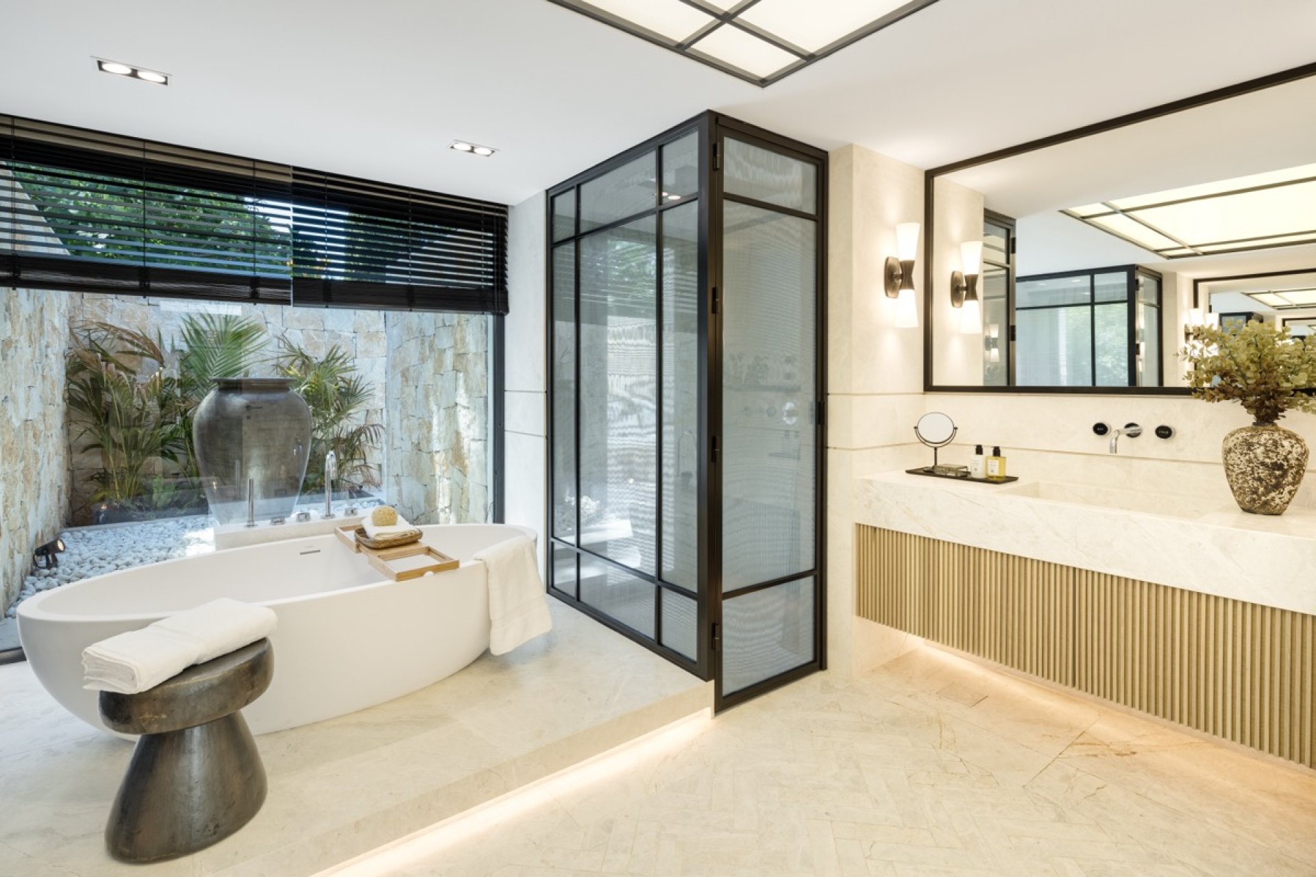 Obra nueva - Villa -
Marbella