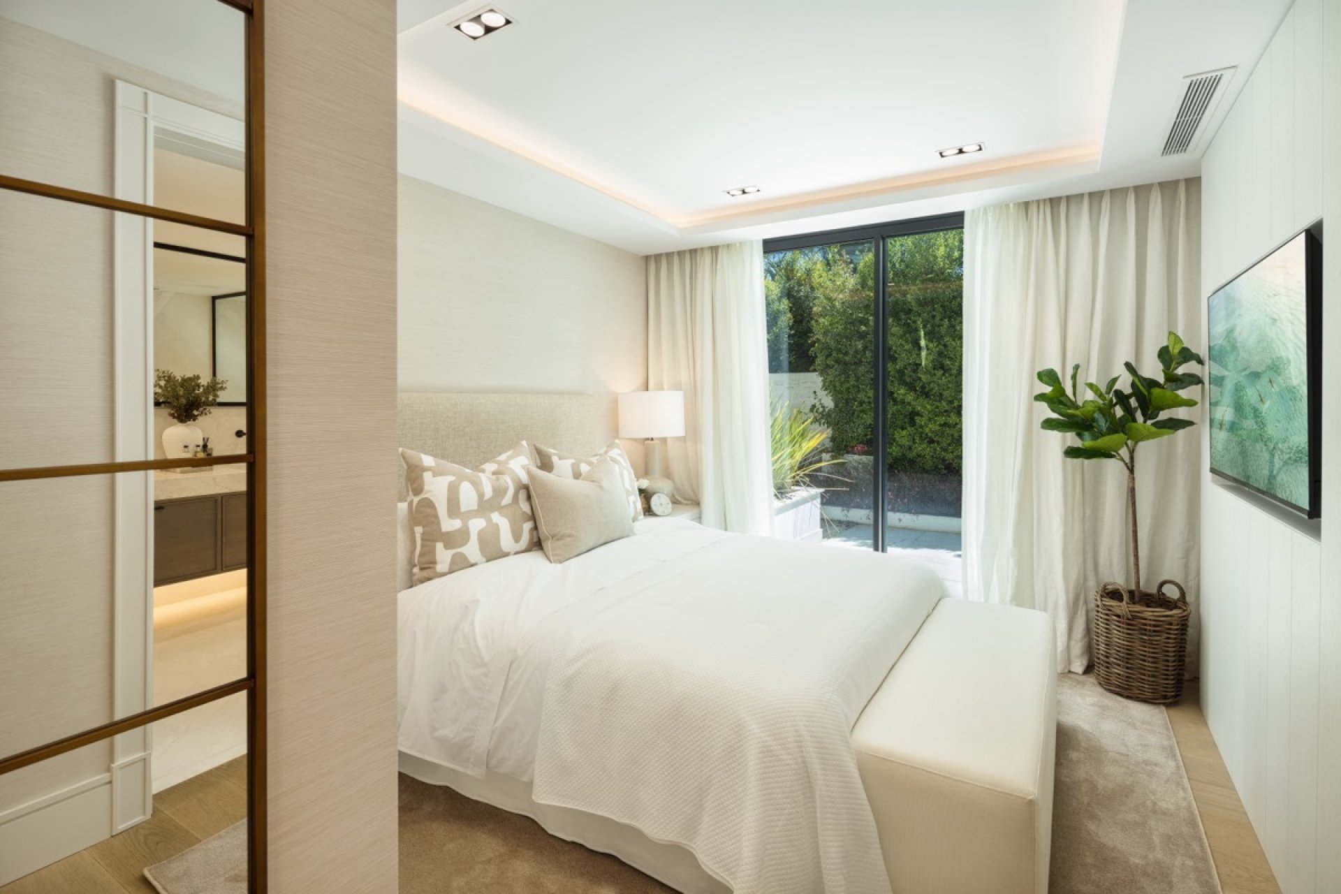 Obra nueva - Villa -
Marbella