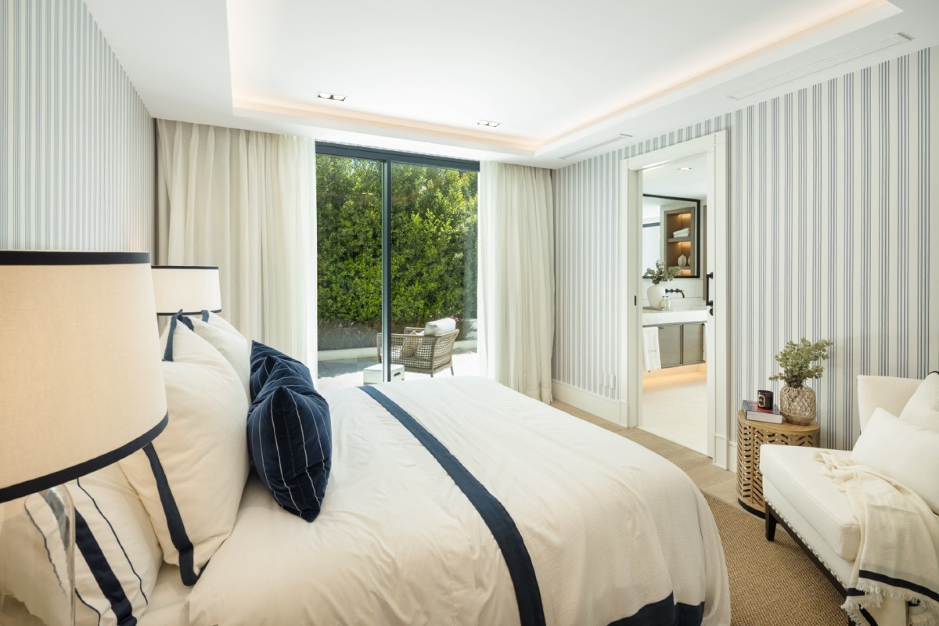 Obra nueva - Villa -
Marbella