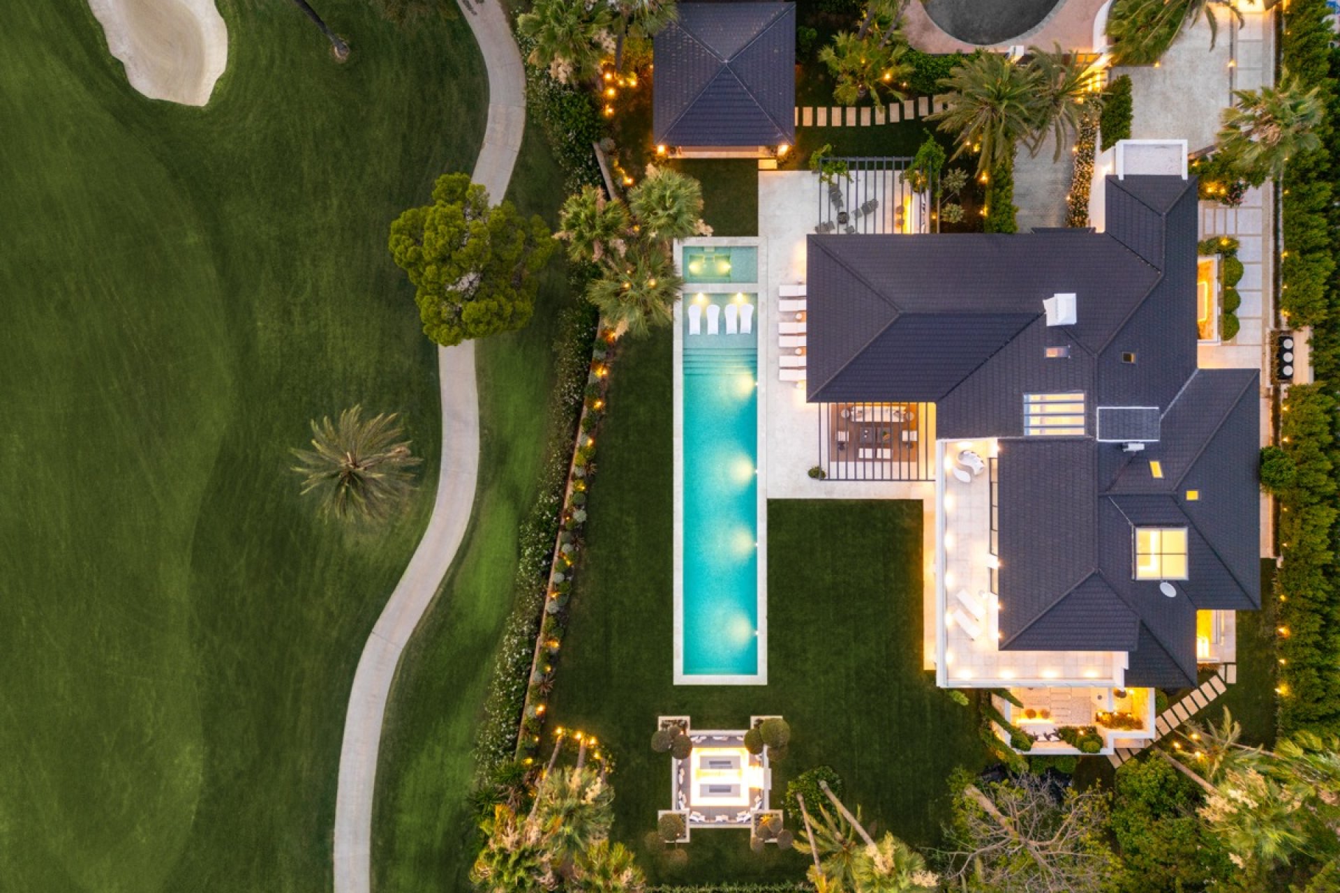 Obra nueva - Villa -
Marbella