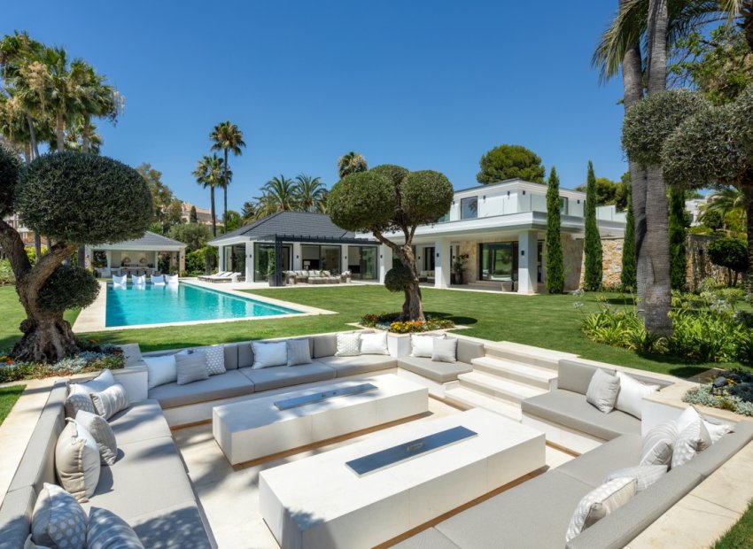 Obra nueva - Villa -
Marbella