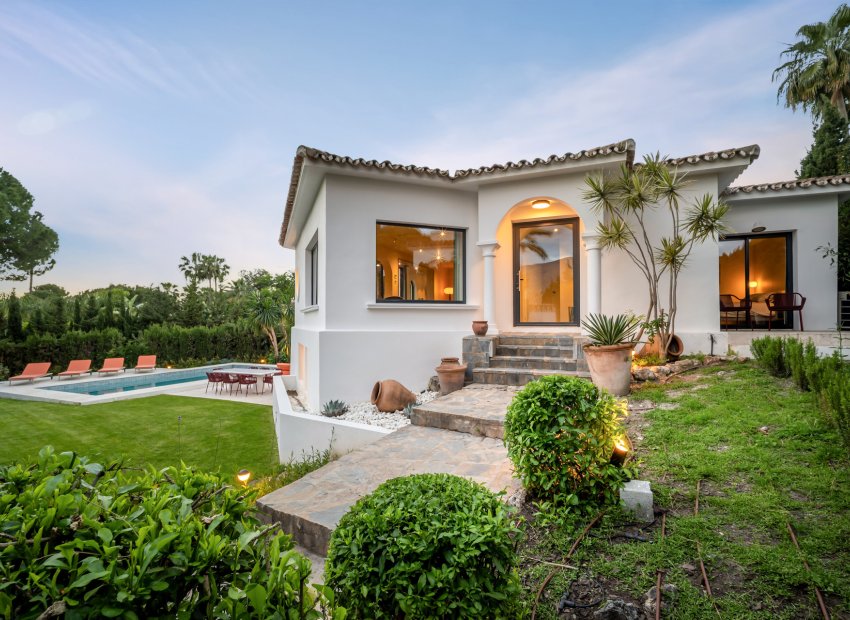 Obra nueva - Villa -
Marbella