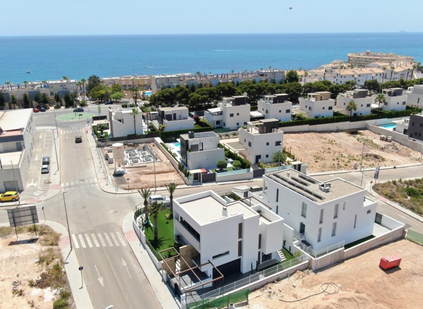 Obra nueva - Villa -
Orihuela Costa - Campoamor