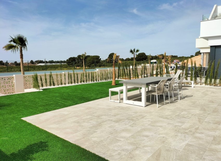Obra nueva - Villa -
Pilar de la Horadada