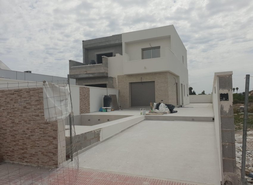 Obra nueva - Villa / Semi pareado -
Daya Nueva