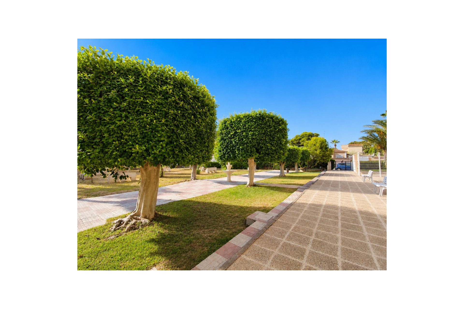 Penthouse in La Zenia with ocean views, pool, and garage