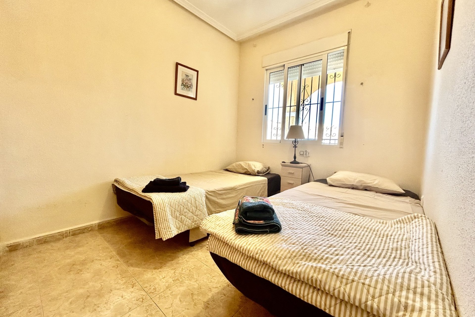 Penthouse La Zenia met zeezicht en terras en zwembad