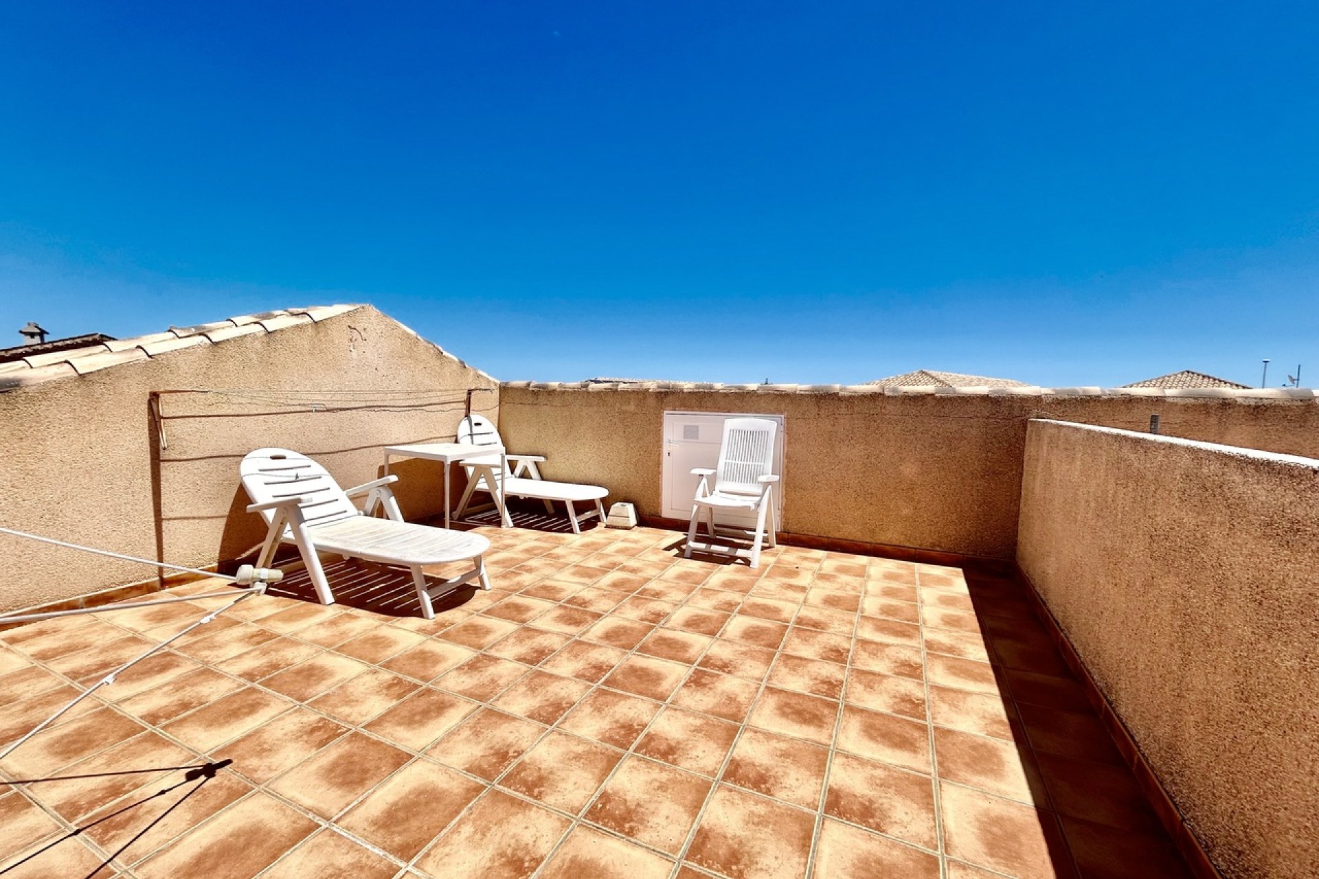 Penthouse La Zenia met zeezicht en terras en zwembad