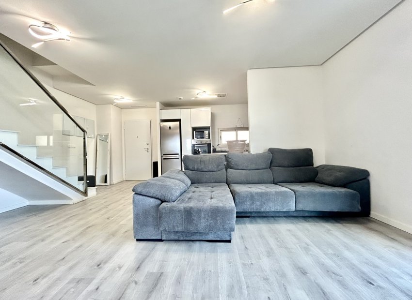 Penthouse with ocean views and a rooftop terrace in Orihuela Costa