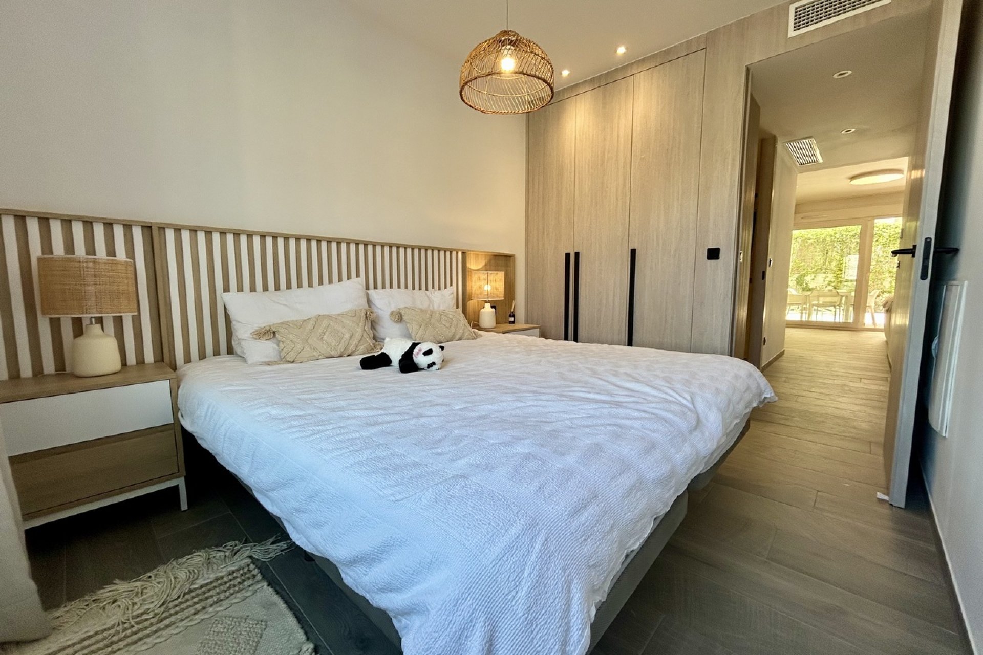 Piso en planta baja en La Finca Golf con jardín privado