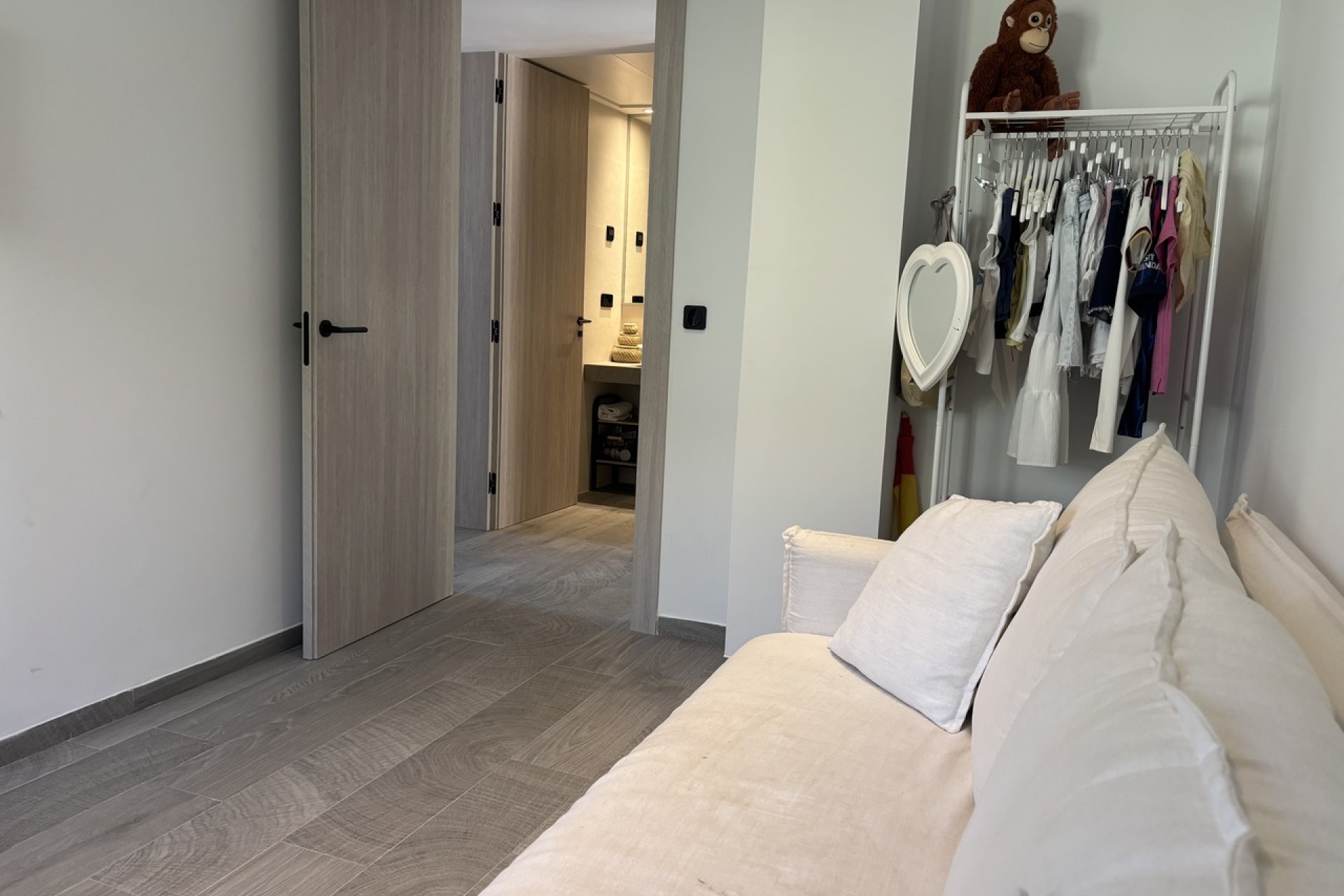Piso en planta baja en La Finca Golf con jardín privado