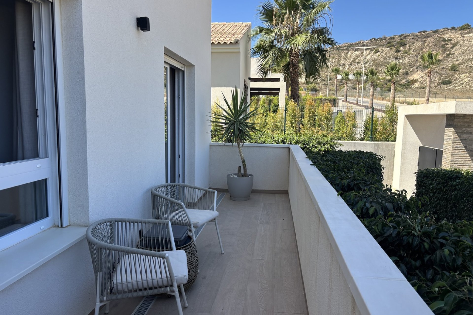 Piso en planta baja en La Finca Golf con jardín privado