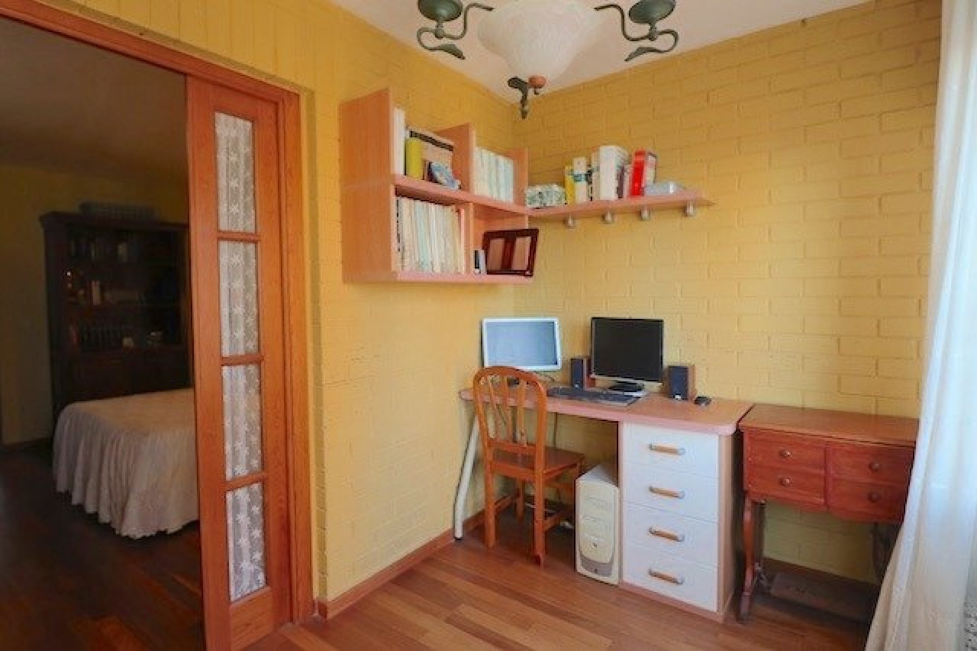 Piso reformado con vistas al mar, 3 dormitorios, piscina en Benidorm