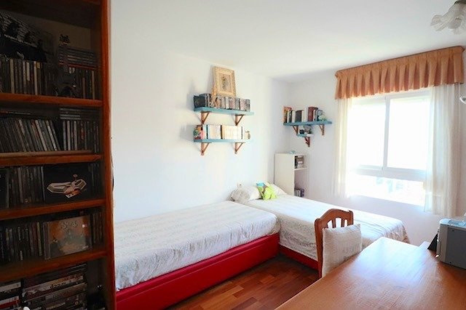 Piso reformado con vistas al mar, 3 dormitorios, piscina en Benidorm