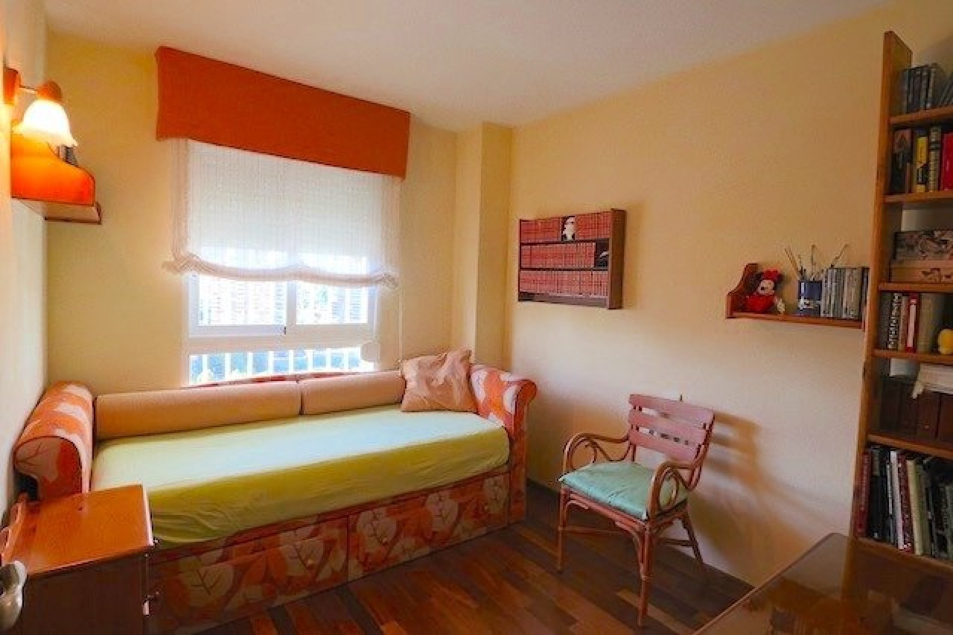 Piso reformado con vistas al mar, 3 dormitorios, piscina en Benidorm