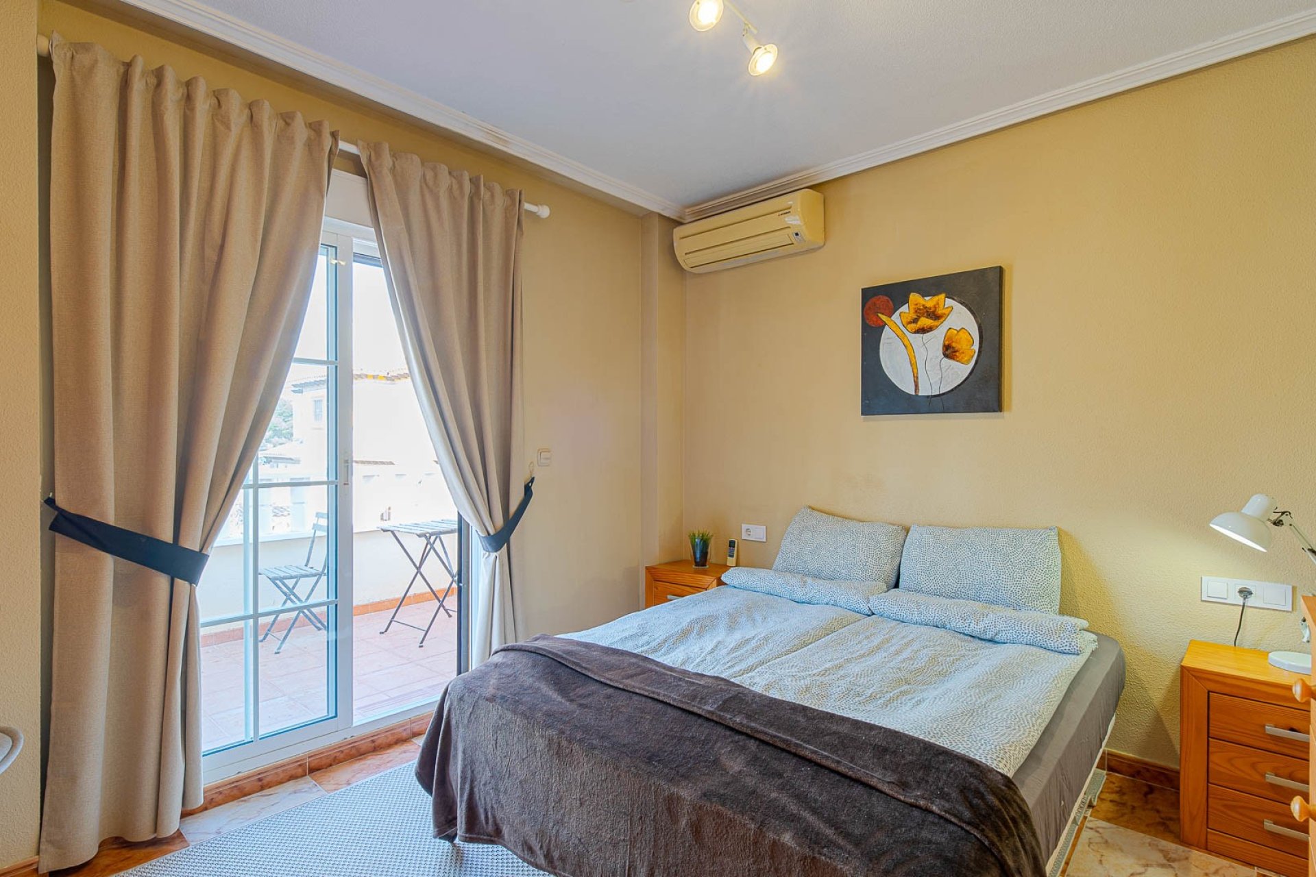 Quatro villa met solarium en zwembad in Lomas Cabo Roig