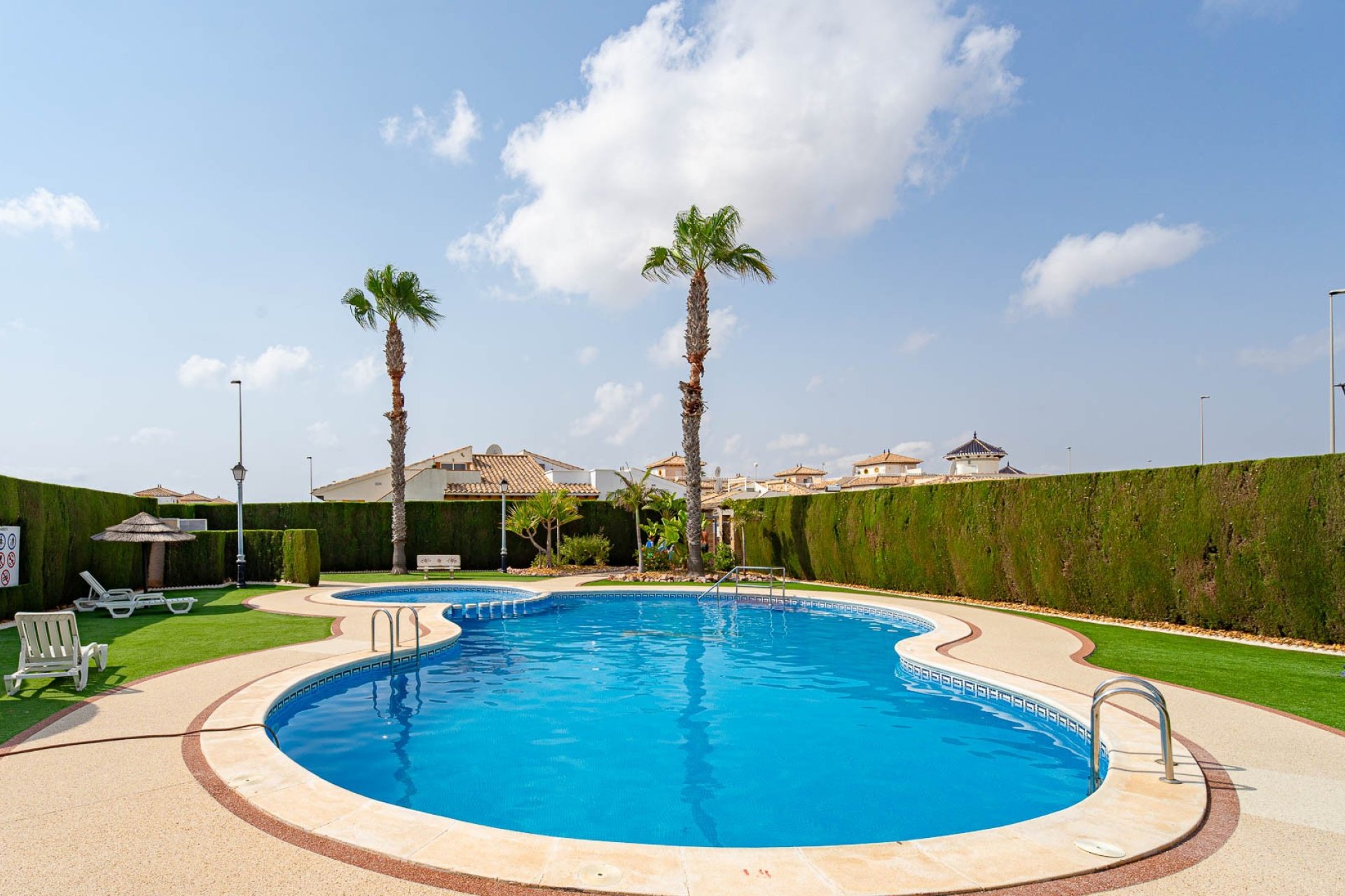 Quatro villa met solarium en zwembad in Lomas Cabo Roig