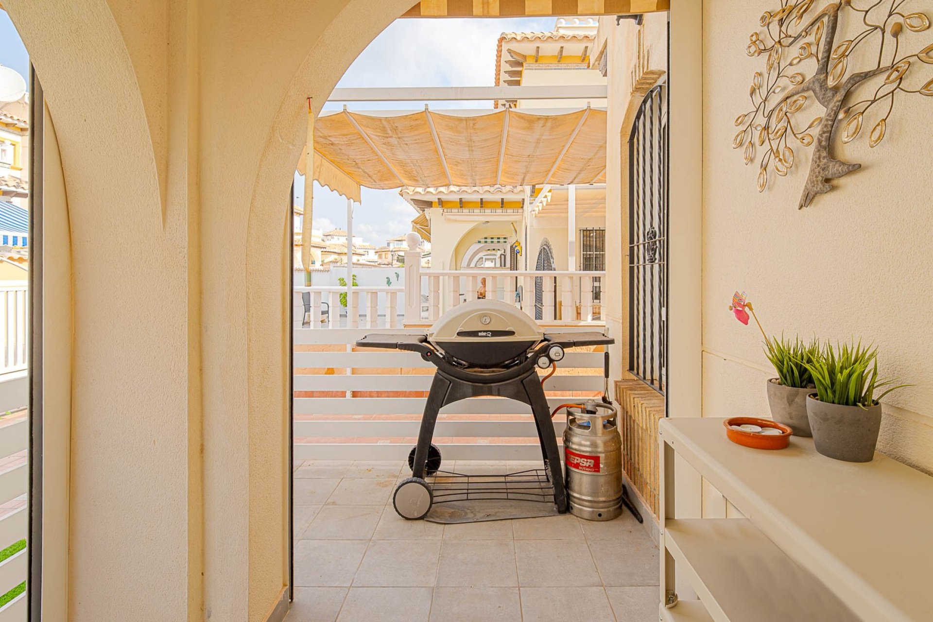 Quatro villa with solarium and pool in Lomas Cabo Roig