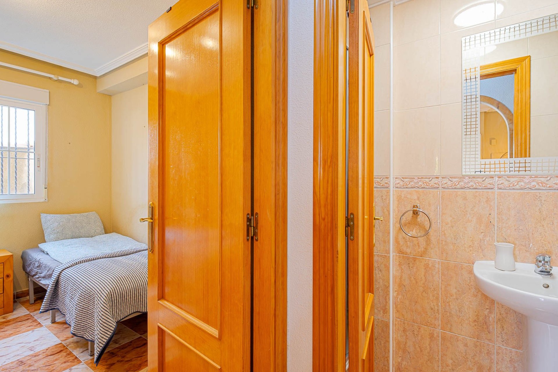 Quatro villa with solarium and pool in Lomas Cabo Roig
